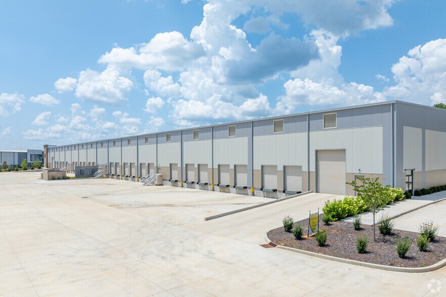 More Photos Of 2139 Logistics Way, Murfreesboro Unknown For Lease