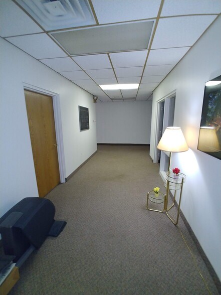 More Photos Of 425 Mercer St, Volant Office Residential For Sale