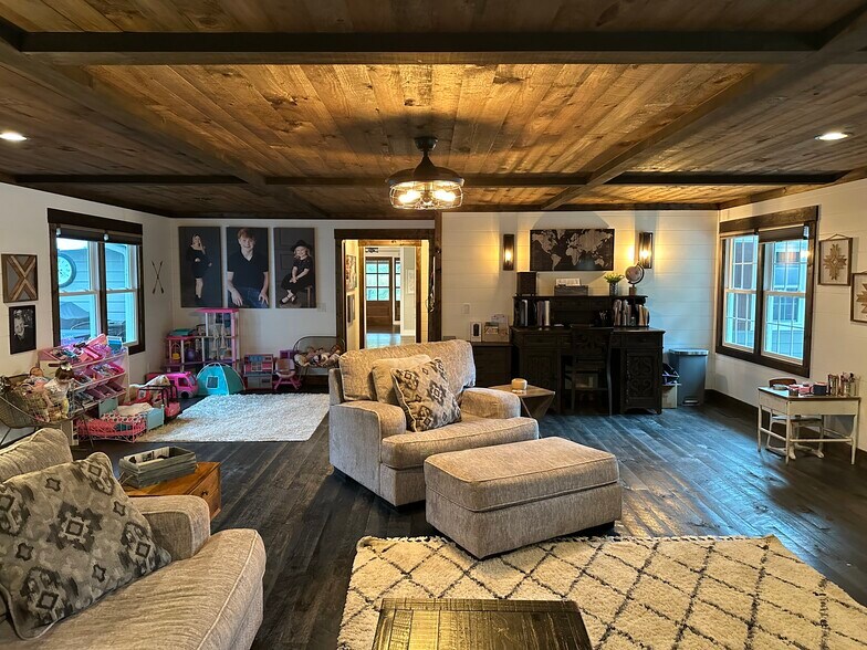 More Photos Of 824 Cherry Log, Cherry Log Winery Vineyard For Sale