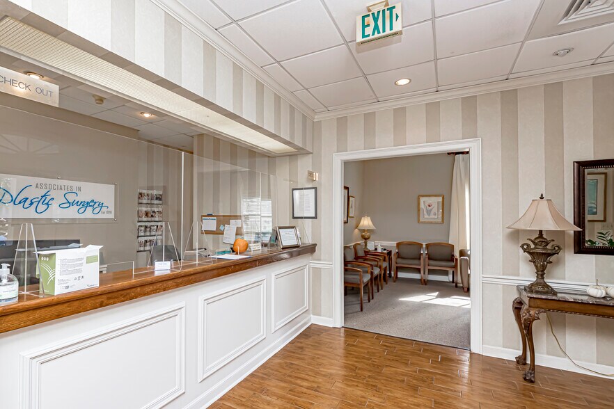 More Photos Of 8425 Cumberland Pl, Baton Rouge Medical For Lease