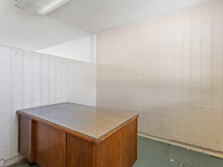 More Photos Of 1817 W Burbank Blvd, Burbank Daycare Center For Sale