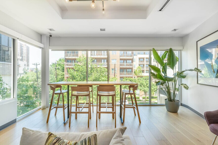 More Photos Of 3400 Oak Grove Ave, Dallas Office For Lease