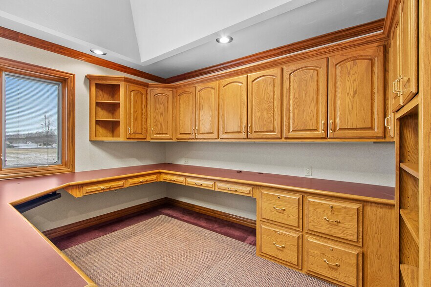 More Photos Of 1201 Enterprise Dr, De Pere Office For Lease