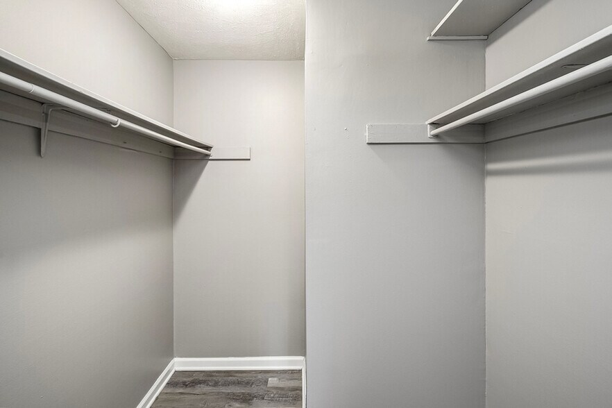 More Photos Of 10505 Evans Plz, Omaha Apartments For Sale