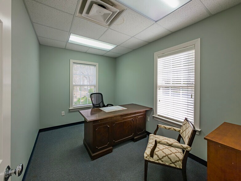 More Photos Of 1108 Gornto Rd, Valdosta Office For Sale