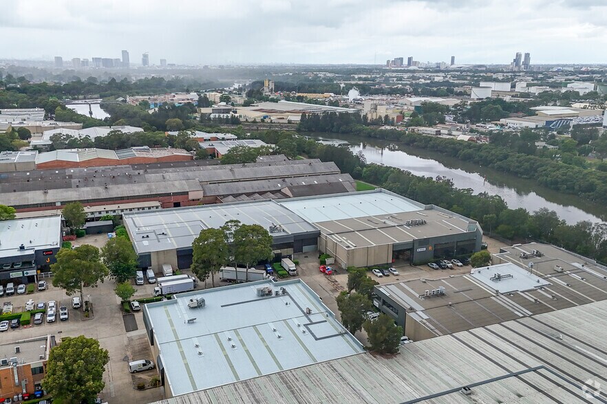 More Photos Of 10-16 South St, RYDALMERE Light Distribution For Lease