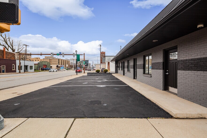 More Photos Of Hwy 50 or Tipton Street, Seymour Office For Sale