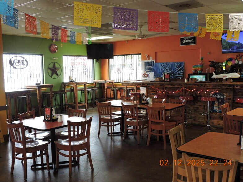 More Photos Of 5560 Gulfton Dr, Houston General Retail For Sale