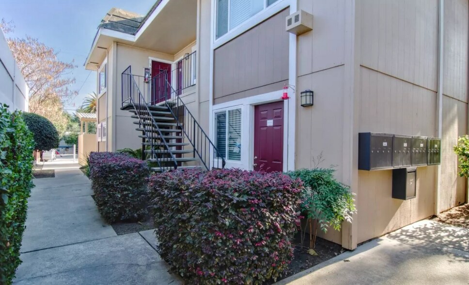 More Photos Of 229 Polaris Ave, Mountain View Office For Lease