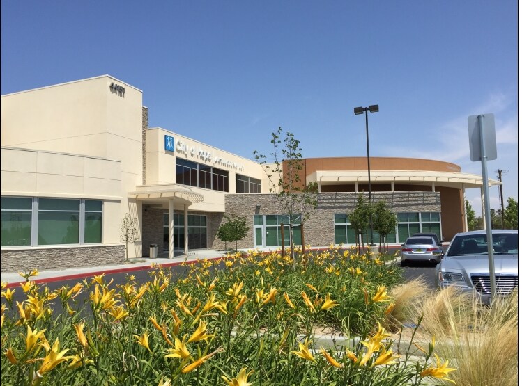 More Photos Of 44151 15th St W, Lancaster Medical For Sale