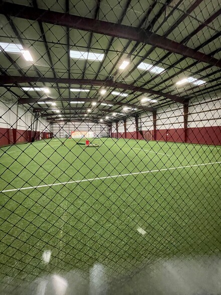 More Photos Of 250 Commonwealth Ave, Bristol Health Club For Lease