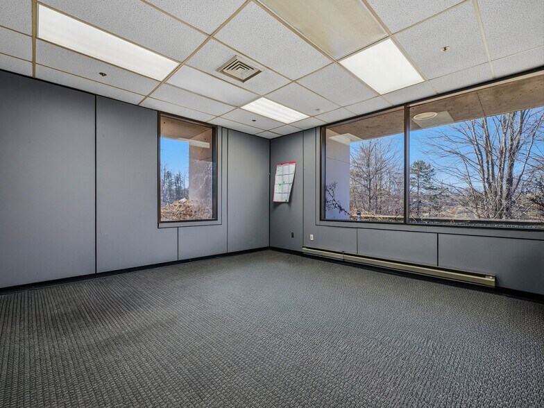 More Photos Of 90 Christ School Rd, Arden Distribution For Lease