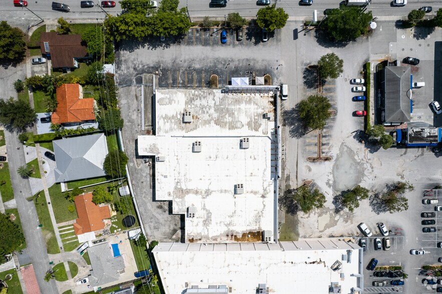 More Photos Of 2120 SW 32nd Ave, Miami Freestanding For Sale