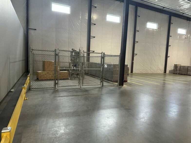 More Photos Of 810 Chesapeake Dr, Cambridge Warehouse For Sale