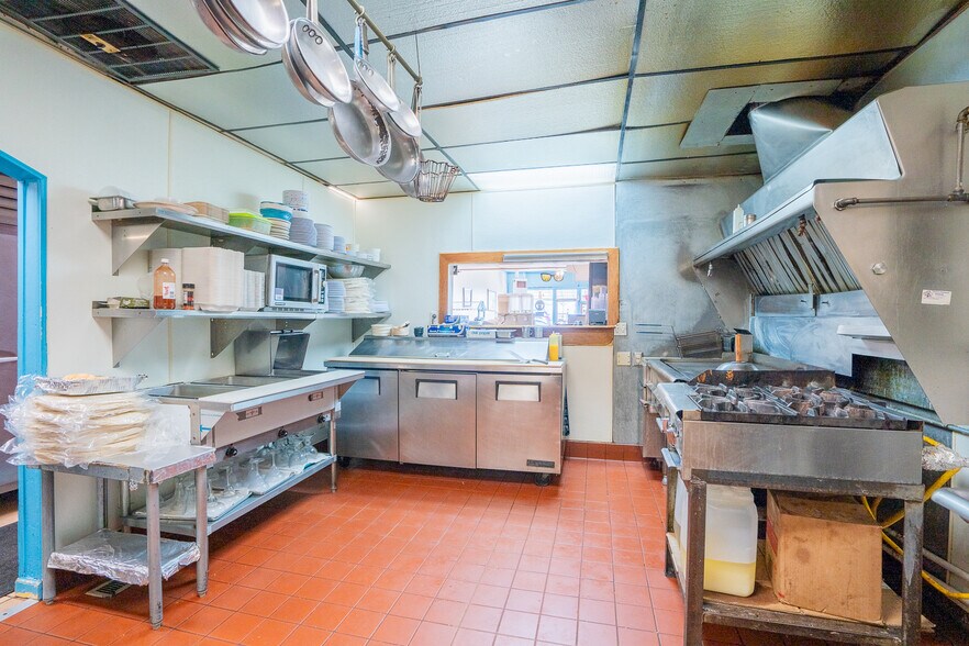 More Photos Of 111 S State St, Ukiah Restaurant For Sale