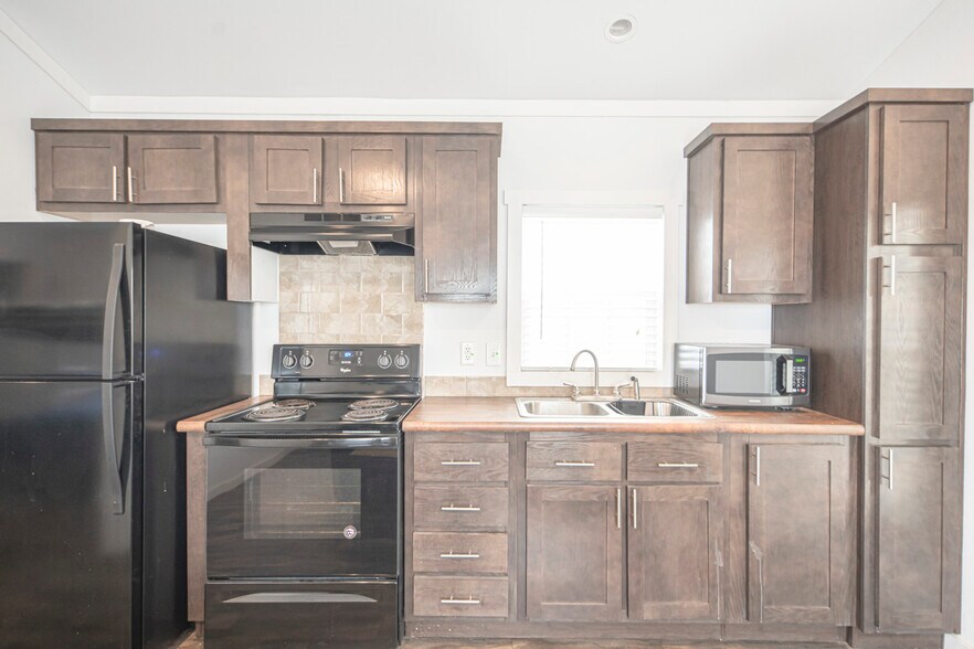 More Photos Of 4301 S County Road 1135, Midland Specialty For Sale