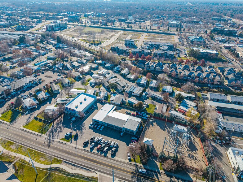 More Photos Of 347 E State St, Eagle General Retail For Sale