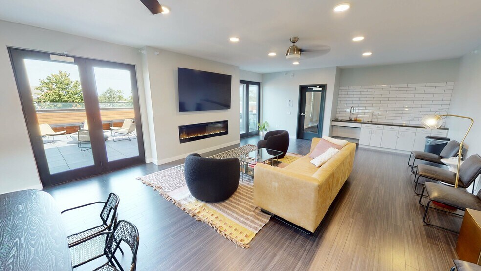 More Photos Of 2530 University Ave, Des Moines Apartments For Lease