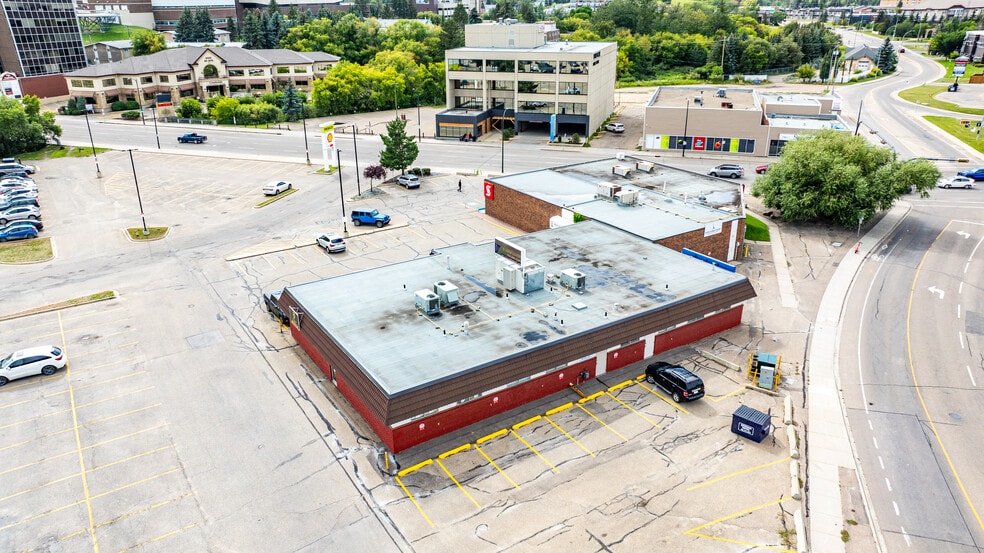 More Photos Of 4419 50 Ave, Red Deer Storefront Retail Office For Lease