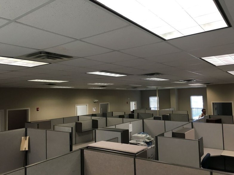 More Photos Of 4444 American Way, Baton Rouge Office For Sale