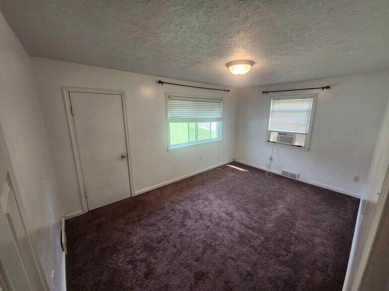 More Photos Of 147 Georgetown Rd, Beaver Falls Apartments For Sale