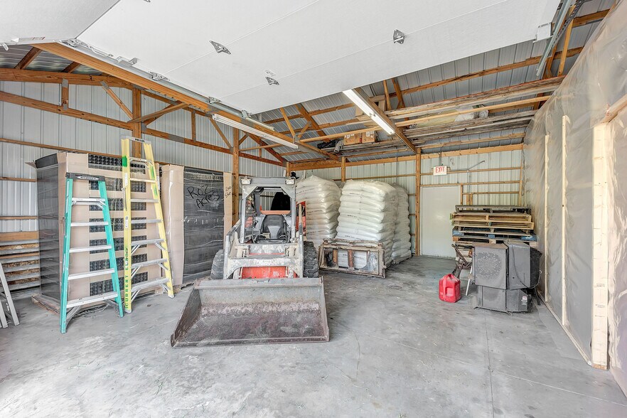 More Photos Of 4040 Velp Ave, Green Bay Specialty For Sale