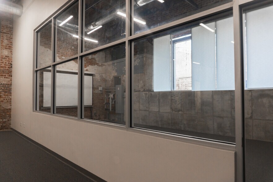 More Photos Of 1425 S 13th St, Omaha Storefront For Lease