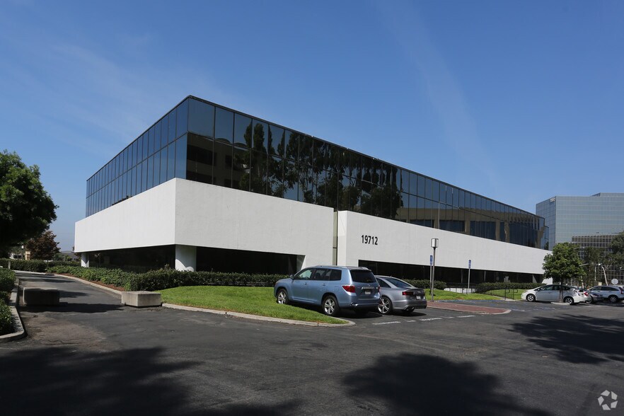 More Photos Of 19712 MacArthur Blvd, Irvine Office For Lease