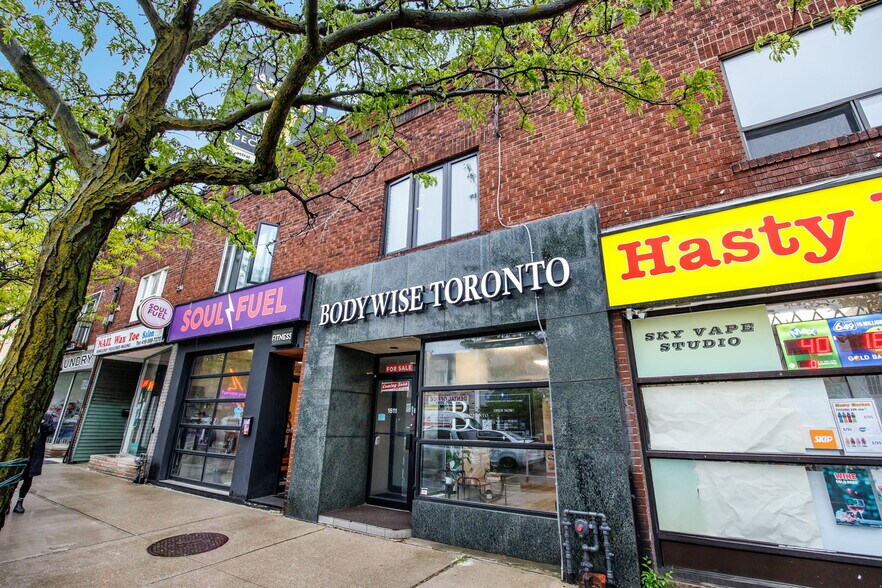 Primary Photo Of 1611 Bloor St W, Toronto Storefront Retail Office For Sale