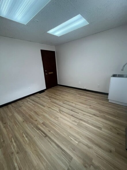 More Photos Of 361 Park Rd, West Hartford Office For Lease