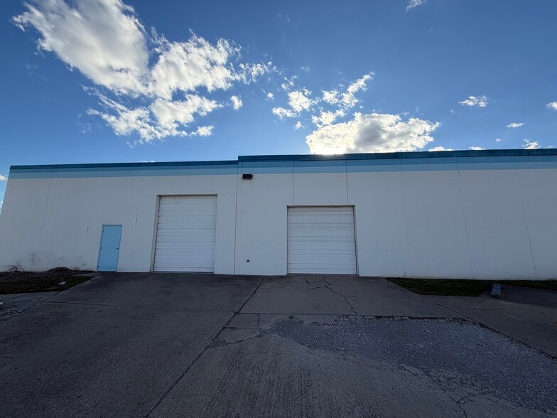 More Photos Of 9046 Goldpark Dr, Hamilton Manufacturing For Lease
