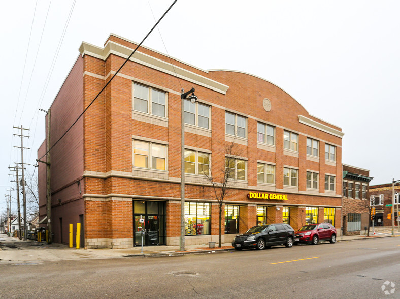 Primary Photo Of 621-627 W Historic Mitchell St, Milwaukee Storefront Retail Office For Lease