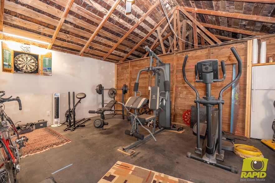More Photos Of 425 Highland Park, Robert Lee Flex For Sale