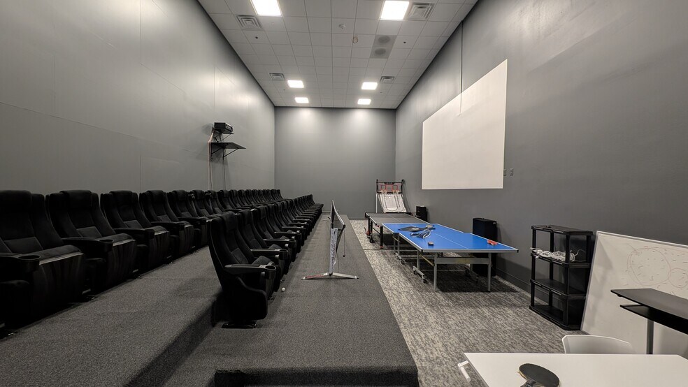 More Photos Of 1640-1658 S State St, Orem Freestanding For Lease