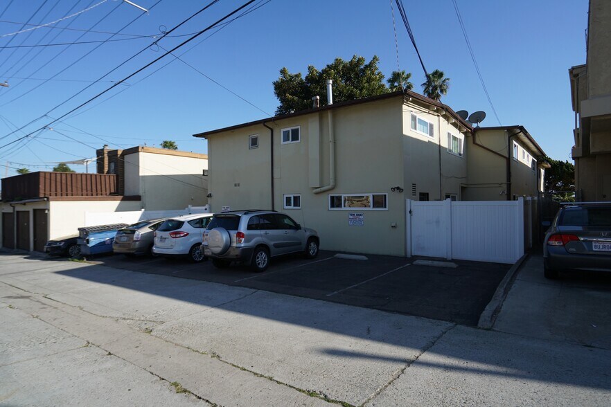 More Photos Of 2162 Thomas Ave, San Diego Apartments For Sale