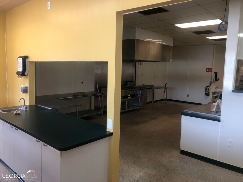 More Photos Of 6483 Cleveland Hwy, Clermont General Retail For Sale