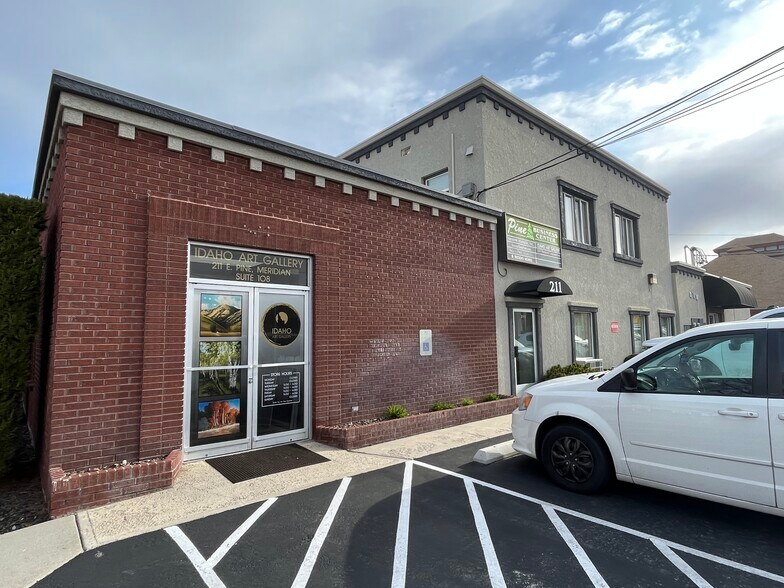 More Photos Of 211-217 E Pine Ave, Meridian Office For Lease