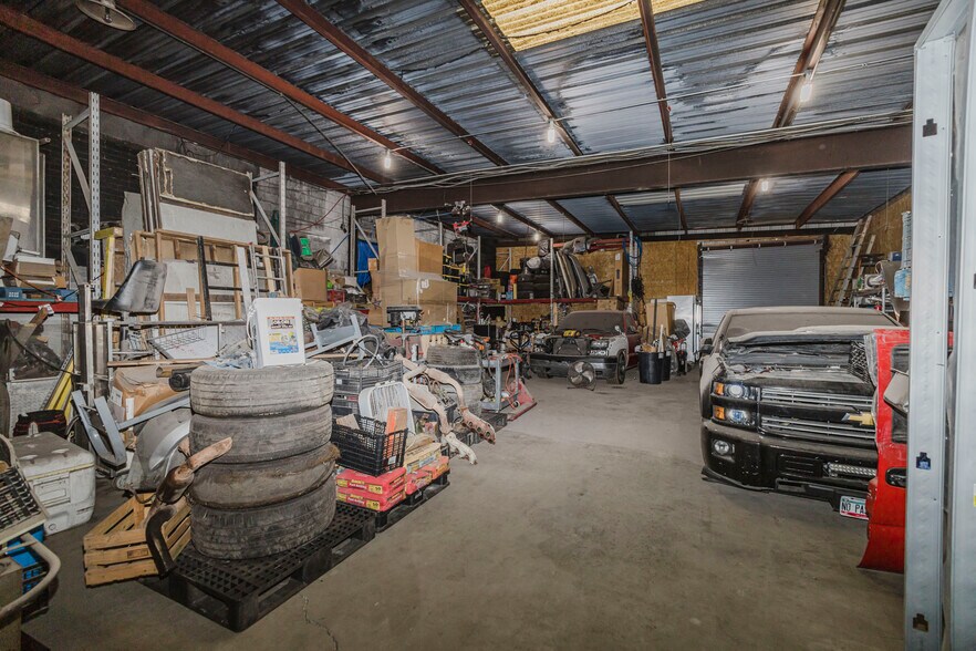 More Photos Of 925 E 19th St, Wichita Warehouse For Sale