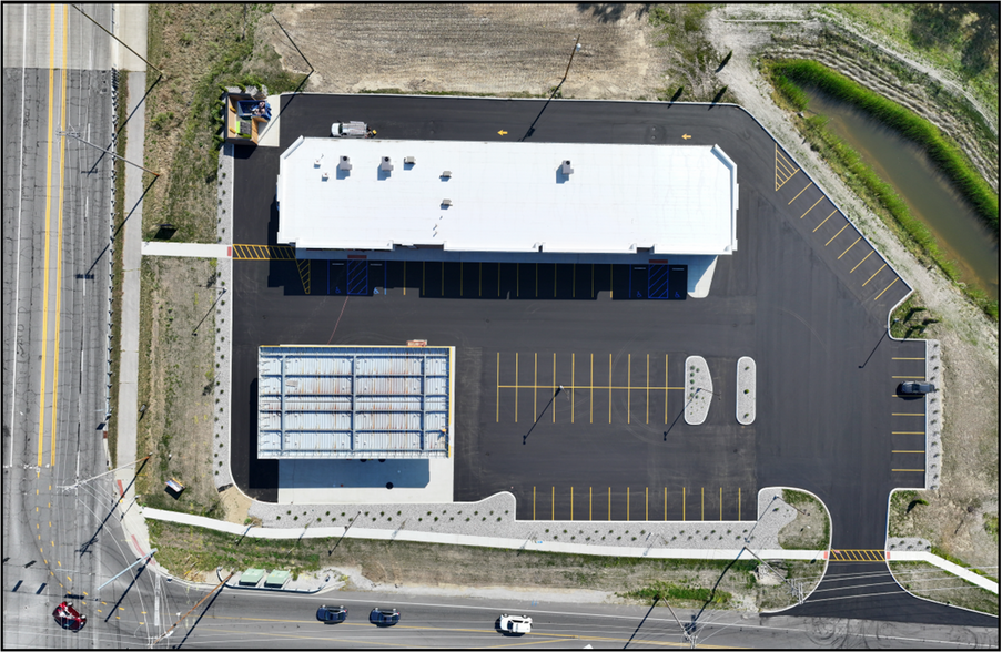 More Photos Of 1345 W Hamilton Rd S, Fort Wayne Service Station For Lease