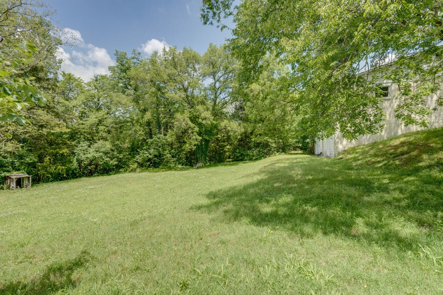 More Photos Of 7330 Charlotte Pike, Nashville Land For Sale