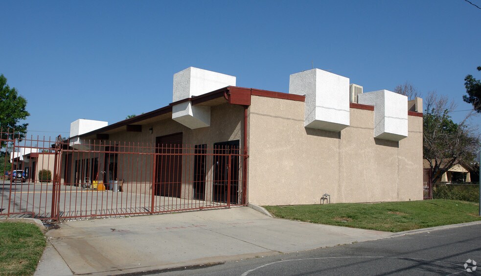 More Photos Of 357 S Arrowhead Ave, San Bernardino Flex For Lease