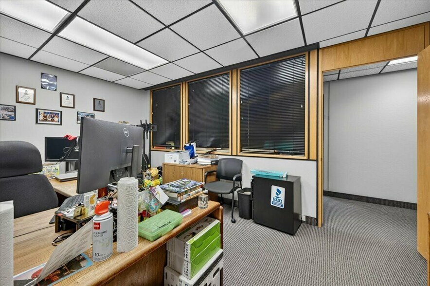 More Photos Of 2600 W Shaw Ln, Fresno Office For Sale