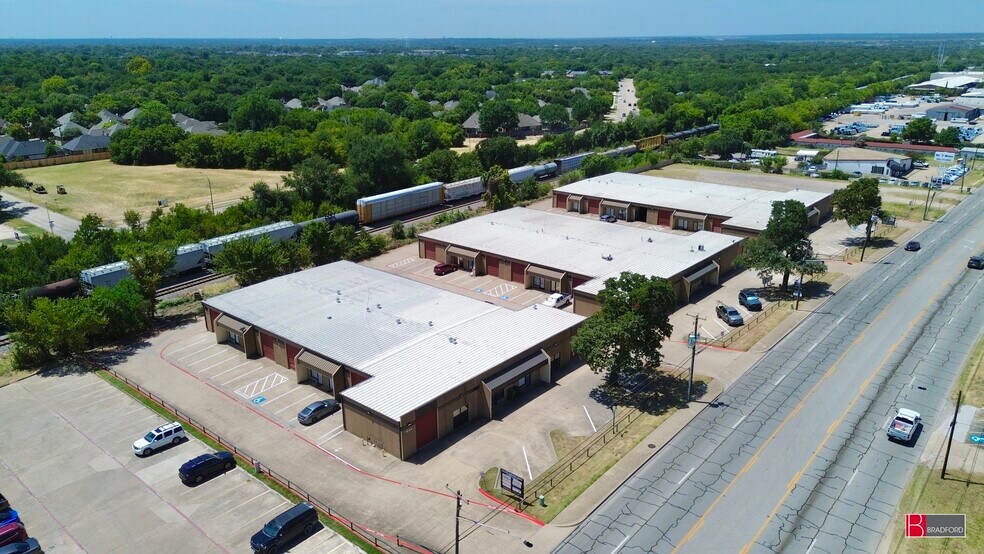 More Photos Of 1846 W Division St, Arlington Unknown For Lease