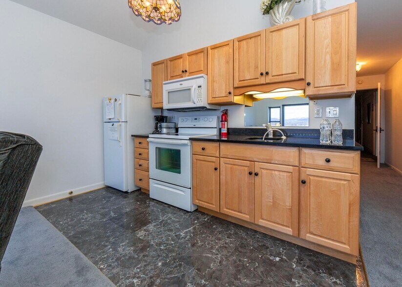 More Photos Of 109 Shore Rd, Southwest Harbor Flex For Sale