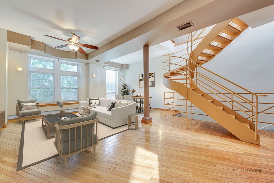 More Photos Of 902 W Newport Ave, Chicago Apartments For Sale