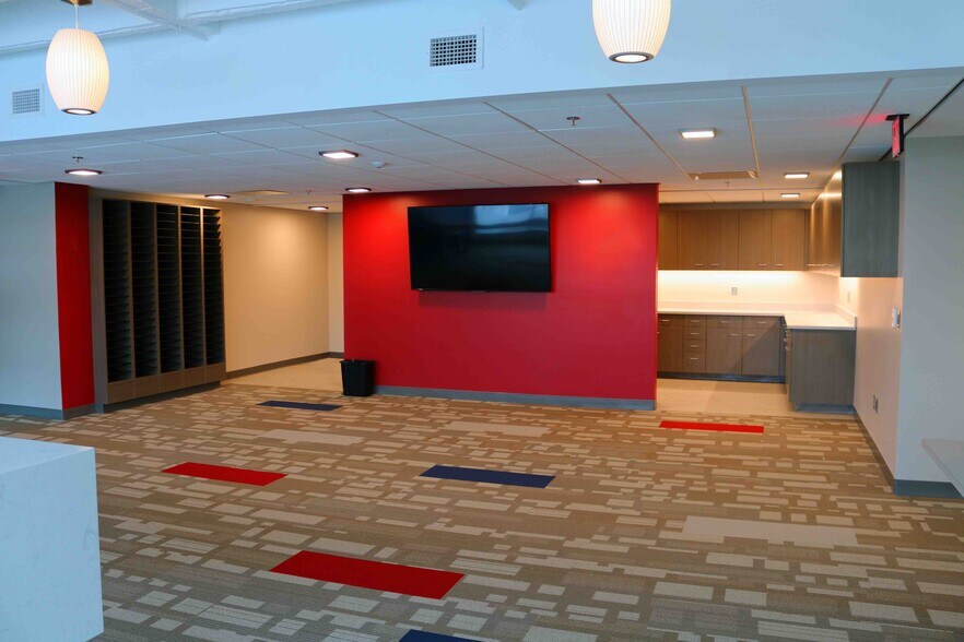 More Photos Of 8601 W Dodge Rd, Omaha Office For Lease