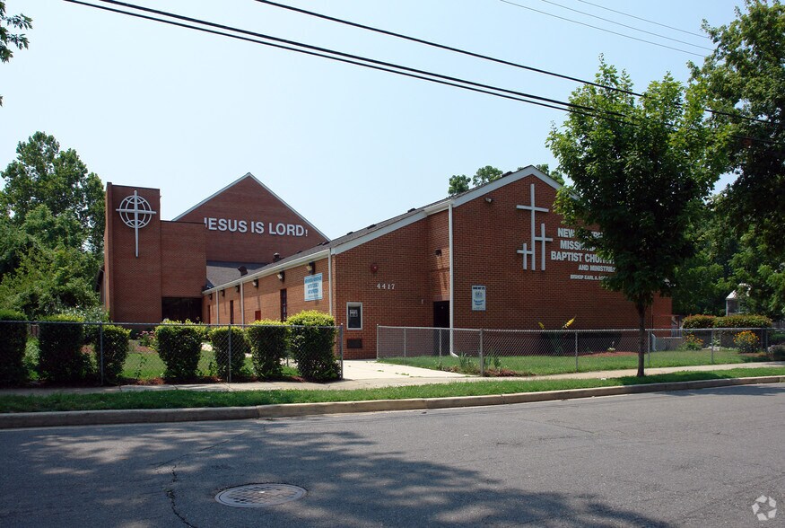 More Photos Of 4417 Douglas St NE, Washington Religious Facility For Sale