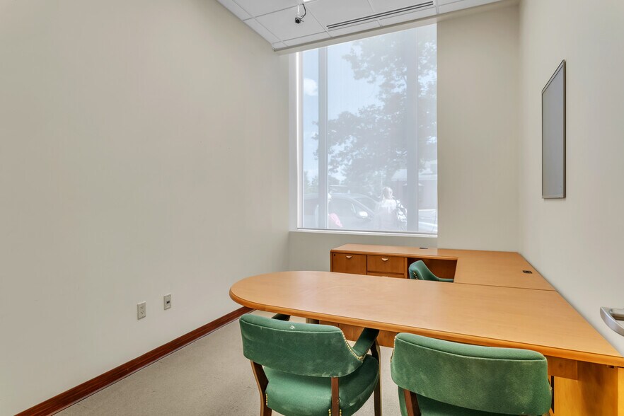 More Photos Of 85 Elm St, West Springfield Storefront Retail Office For Lease