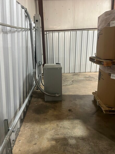 More Photos Of 2012 Last St, Statham Warehouse For Lease