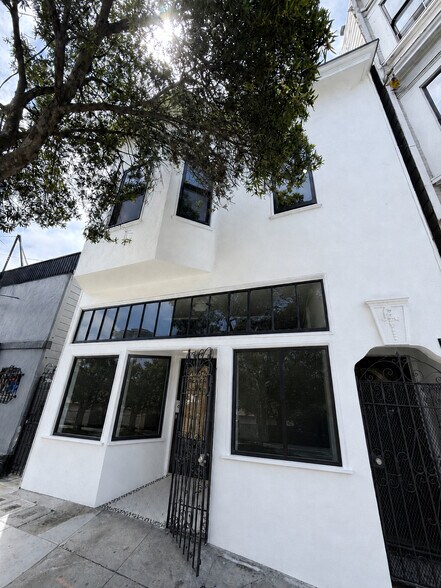 Primary Photo Of 3774 Mission St, San Francisco Storefront Retail Residential For Lease